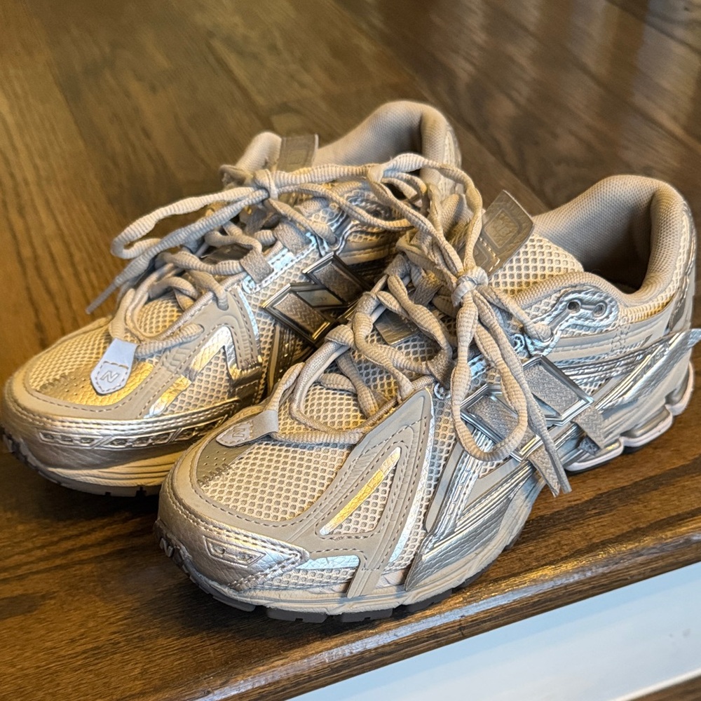 New Balance 1906a Concrete Grey , Silver Metallic, Brighton Grey - size 6M/7.5W